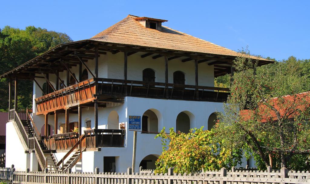 Hotel Casa Cartianu Târgu Jiu Exteriér fotografie